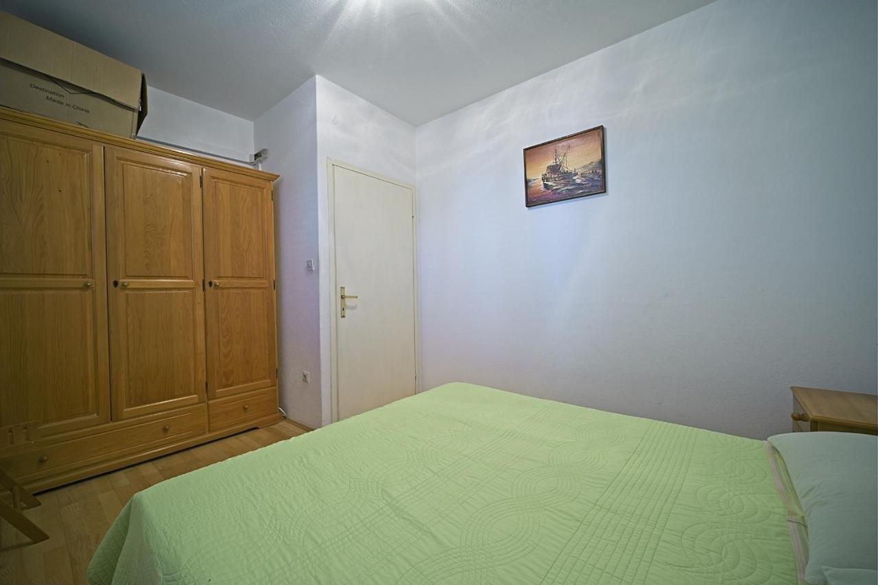 Apartment Renata Postira Eksteriør bilde
